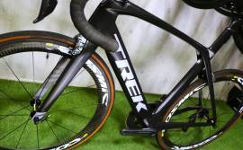 TREK MADONE 9 Di2 MAVIC COSMIC 52 SLE Road bike used For Sale