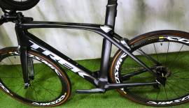 TREK MADONE 9 Di2 MAVIC COSMIC 52 SLE Road bike used For Sale