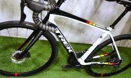 TREK DOMANE CARBON DISC ISOSPEED Road bike disc brake used For Sale