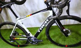 TREK DOMANE CARBON DISC ISOSPEED Road bike disc brake used For Sale