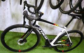 TREK DOMANE CARBON DISC ISOSPEED Road bike disc brake used For Sale