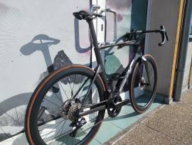 BMC  2027 BMC Teammachine R 01 FOUR (56,58) Road bike Shimano Ultegra Di2 disc brake new with guarantee For Sale