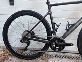 SCOTT Addict 2024 56 Új karbon kerékszettel! Országúti Shimano 105 Di2 tárcsafék használt ELADÓ