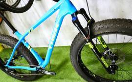 TREK FARLEY 9 FATBIKE RS BLUTO AIR SRAM XD ÚJ 0km Fatbike 27.5"+ nem használt ELADÓ