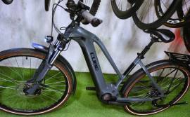 CUBE TOURING TRAPEZE BOSCH 625Wh Electric Trekking/cross 25 km/h Bosch 601-700 Wh used For Sale