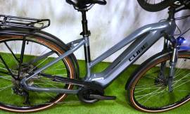 CUBE TOURING TRAPEZE BOSCH 625Wh Electric Trekking/cross 25 km/h Bosch 601-700 Wh used For Sale