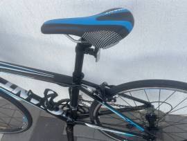 GIANT Tcr Road bike Shimano Claris calliper brake new / not used For Sale