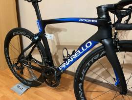 PINARELLO Dogma F12 Galaxy Blue Országúti Campagnolo Super Record EPS használt ELADÓ