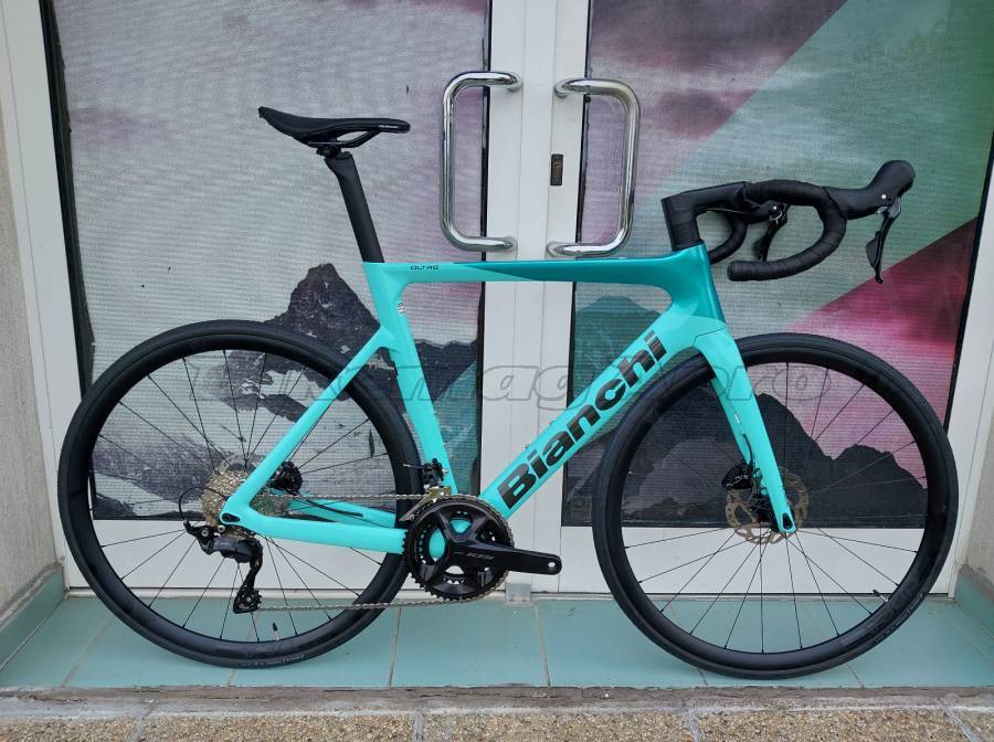 BIANCHI 2025 OLTRE RACE 105 12sp (53,55,57) Országúti Shimano 105 tárcsafék új / garanciával ELADÓ