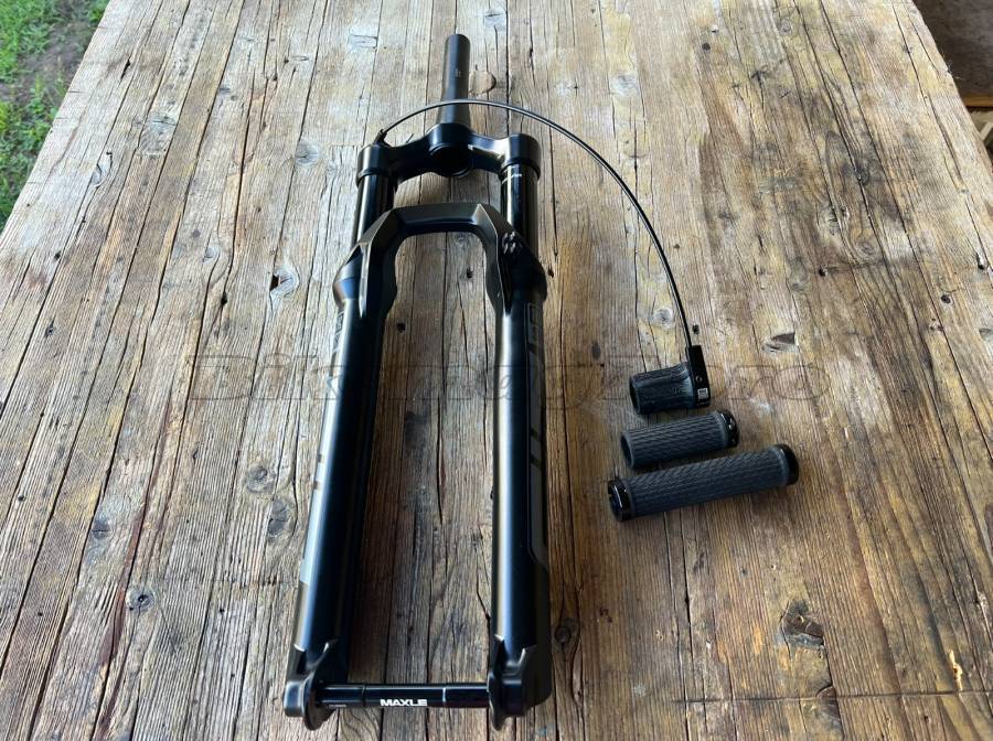 Új 2025-ös Rock Shox Sid Base Boost 120mm 29