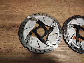 Újszerű Shimano SM-RT800 féktárcsák  SM-RT800 Országúti / Gravel / Triatlon Alkatrész, Országúti Fék / Fékváltókar mechanikus használt ELADÓ