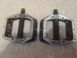 Eladó Bontrager, Ride with a dream, fémpedálok Bontrager Mountain Bike Components, MTB Drivetrain new / not used For Sale