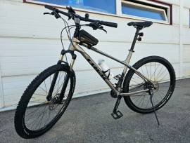 TREK X CALIBER 8 Mountain Bike front suspension used For Sale