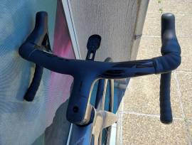 MERIDA REACTO 8000 IV3 FEGYVERSZÜRKE (EZÜST) ( (S, L) Országúti Shimano Ultegra Di2 tárcsafék új / garanciával ELADÓ