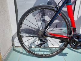 SPECIALIZED Venge Carbon 105 (58 ) ( Teljesen újszerű) Országúti Shimano 105 patkófék nem használt ELADÓ