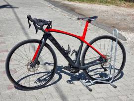 TREK 1,6 mftos Trek Domane SLR 105 hydro karbon kerék Road bike Shimano 105 disc brake used For Sale