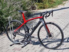 TREK 1,6 mftos Trek Domane SLR 105 hydro karbon kerék Road bike Shimano 105 disc brake used For Sale