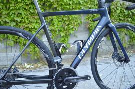 OLYMPIA LEADER 2x12 Sram FORCE eTap AXS Országúti SRAM Force eTap AXS tárcsafék használt ELADÓ