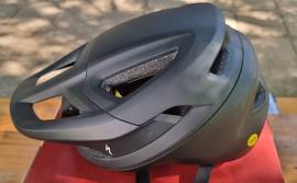 Eladó Specialized Camber sisak. S-es méret.  Specialized Camber Sisak / Sapka MTB S használt ELADÓ