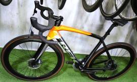TREK EMONDA DISC SRAM FORCE AXS 2x12s Országúti tárcsafék használt ELADÓ