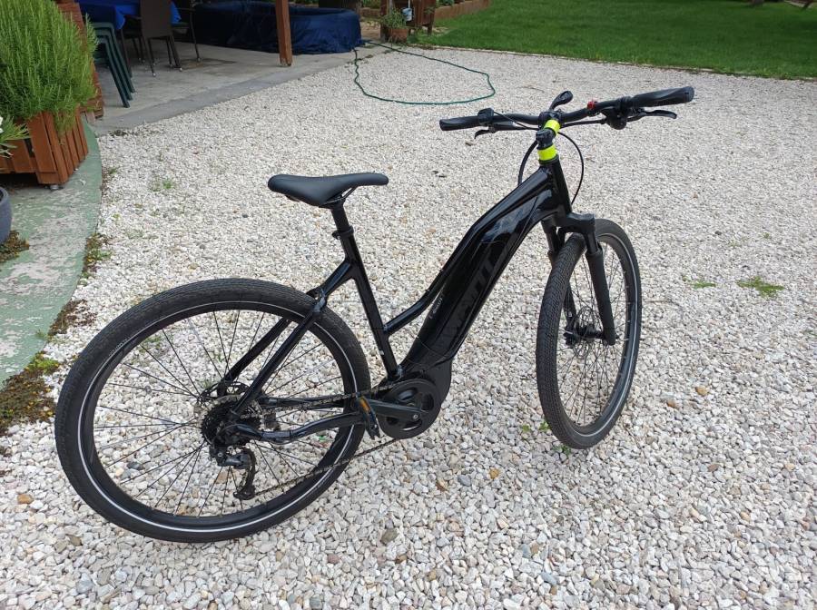 GIANT ROAM E+ Elektromos Trekking/cross 25 km/h Yamaha 0-400 Wh nem használt ELADÓ