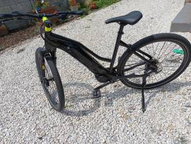 GIANT ROAM E+ Elektromos Trekking/cross 25 km/h Yamaha 0-400 Wh nem használt ELADÓ