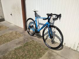 GIANT Defy Disc 1 2016 Road bike Shimano 105 disc brake used For Sale