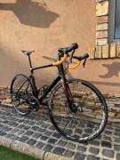 GIANT Giant Defy Advanced karbon országúti kerékpár Országúti Shimano 105 tárcsafék használt ELADÓ