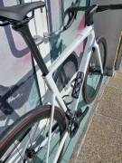 BMC  -15%% 2027 BMC Teammachine SLR 01 SIX Ultegra Di2 Országúti Shimano Ultegra Di2 tárcsafék új / garanciával ELADÓ