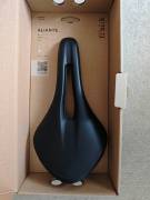 Fizik Tempo Aliante R1 145 mm-es carbon pálcás nyereg Fizik Tempo Aliante R1 Országúti / Gravel / Triatlon Alkatrész, Országúti Nyereg / Nyeregcső nem használt ELADÓ