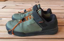 Használt CRANKBROTHERS STAMP SPEED LACE - Flat Enduro cipő STAMP SPEED LACE - GREEN/ORANGE Flat Cipő / Zokni / Kamásli 42 MTB, Gravel használt férfi/unisex ELADÓ