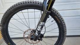 SPECIALIZED Status 2 170 S5 MTB L Enduro Trail Freeride 2025 Enduro / Freeride / DH 29" elöl 27.5" hátul (Mullet) Shimano Deore használt ELADÓ