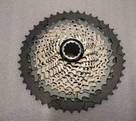 Új Shimano Deore XT 11s 11-46 sor eladó CS-M8000 Mountain Bike Alkatrész, MTB Hajtásrendszer nem használt ELADÓ