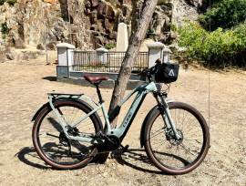 CUBE 22 TouringHybrid Pro 625 Lunar'N'Grey TR 46 CM/XS Elektromos Városi 28" Bosch használt ELADÓ