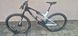 CANYON Lux World Cup CF 7 karbon 2025 év. Enduro / Freeride / DH 27.5" (650b) Shimano Deore nem használt ELADÓ