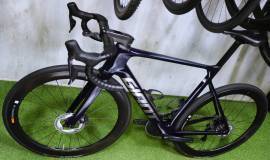 GIANT PROPEL PRO 0 Di2 SLR AERO CARBON Országúti tárcsafék használt ELADÓ