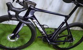 GIANT PROPEL PRO 0 Di2 SLR AERO CARBON Országúti tárcsafék használt ELADÓ