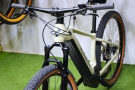 CUBE REACTION HYBRID 29 BOSCH CX AIR Electric Mountain Bike 29" front suspension Bosch used For Sale
