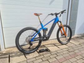 CUBE Stereo Hybrid 160 Action Team karbon 2023 !!! Elektromos Mountain Bike 27.5" (650b) össztelós / fully Bosch Shimano Deore XT nem használt ELADÓ