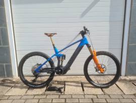 CUBE Stereo Hybrid 160 Action Team karbon 2023 !!! Elektromos Mountain Bike 27.5" (650b) össztelós / fully Bosch Shimano Deore XT nem használt ELADÓ