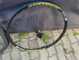 27,5” Dt Swiss 2150 DH 20x110mm & 12x15mm 2150 Mountain Bike Components, MTB Wheels & Tyres 27.5" (650b) tubeless used For Sale