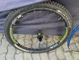 27,5” Dt Swiss 2150 DH 20x110mm & 12x15mm 2150 Mountain Bike Alkatrész, MTB Kerék / Felni / Gumi 27.5" (650b) belső nélküli használt ELADÓ