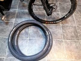 Schwalbe rocket ron 27,5  Rocket ron Mountain Bike Alkatrész, MTB Kerék / Felni / Gumi 27.5" (650b) belső nélküli használt ELADÓ