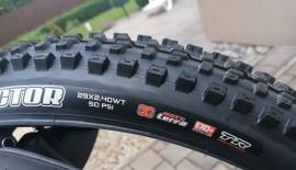 új maxxis dissector 29/2.4 dissector Mountain Bike Alkatrész, MTB Kerék / Felni / Gumi 29" belső nélküli nem használt ELADÓ