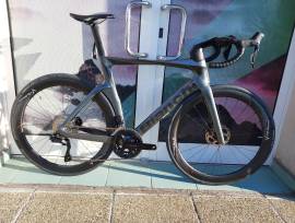 BIANCHI Bianchi Oltre 105 Di2 12sp  ( 57 ) Országúti Shimano 105 Di2 tárcsafék új / garanciával ELADÓ