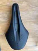 Fizik Argo Terra X5 150 mm nyereg Fizik Argo Terra X5 Road Bike & Gravel Bike & Triathlon Bike Component, Road Bike Saddles & Seat Posts new / not used For Sale