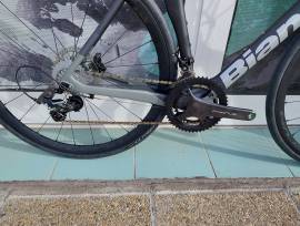 BIANCHI  AKCIÓ-%%:: BIANCHI OLTRE XR3 DISC (Campa Chorus)  Országúti Shimano Ultegra Di2 tárcsafék használt ELADÓ