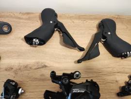 Kitűnő állapotú Shimano 105 szett 2×11 Shimano 105 Országúti / Gravel / Triatlon Alkatrész, Országúti Fék / Fékváltókar mechanikus használt ELADÓ