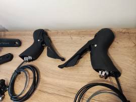 Szép állapotú GRX 600 szett 2×11 GRX 600 Országúti / Gravel / Triatlon Alkatrész, Országúti Fék / Fékváltókar mechanikus használt ELADÓ