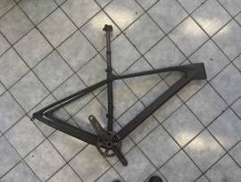 Serült carbon váz _EGYÉB Thrust Mountain Bike Alkatrész, MTB Váz, Merev / Fully 29" használt ELADÓ